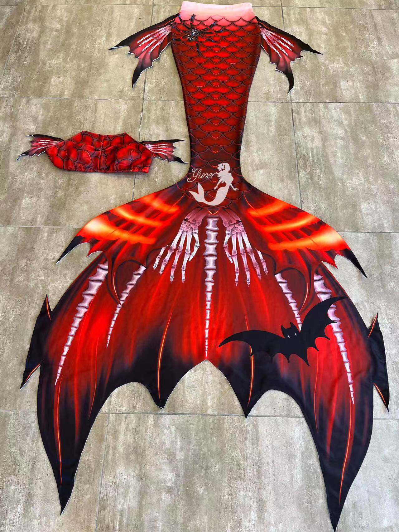 Aquarium & Marine Museum Kota Kinabalu - Originele mannelijke en vrouwelijke zeemeerminvissenstaart freediving